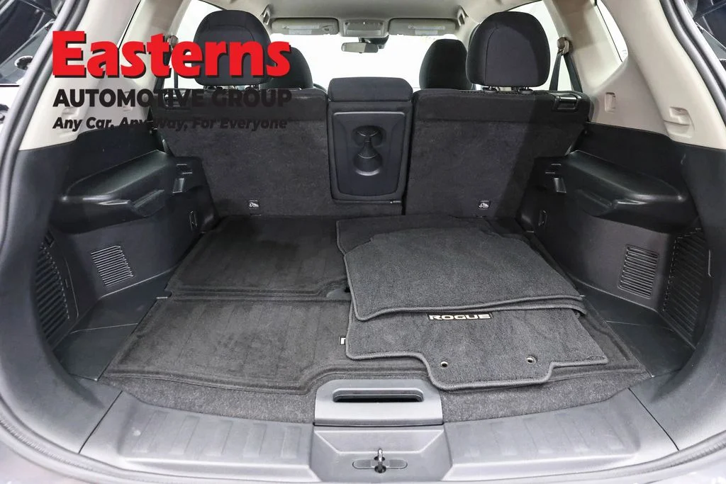 Used 2020 Gray Nissan SV image 9