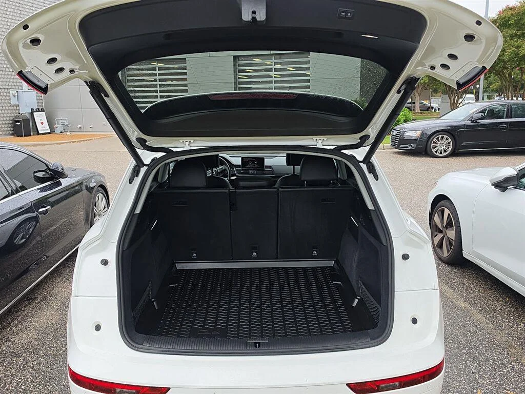 Used 2020 Ibis White Audi Premium Plus image 9