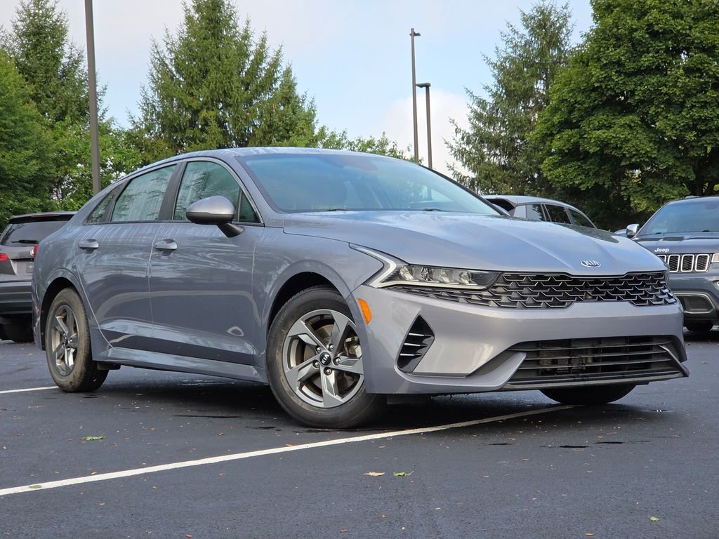 Used 2021 Silver Kia LXS image 2