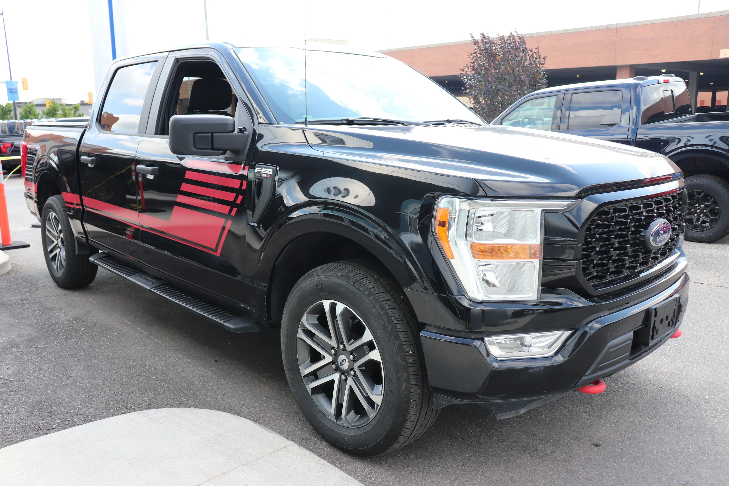 Used 2021 Black Ford XL 4WD SuperCrew 5.5