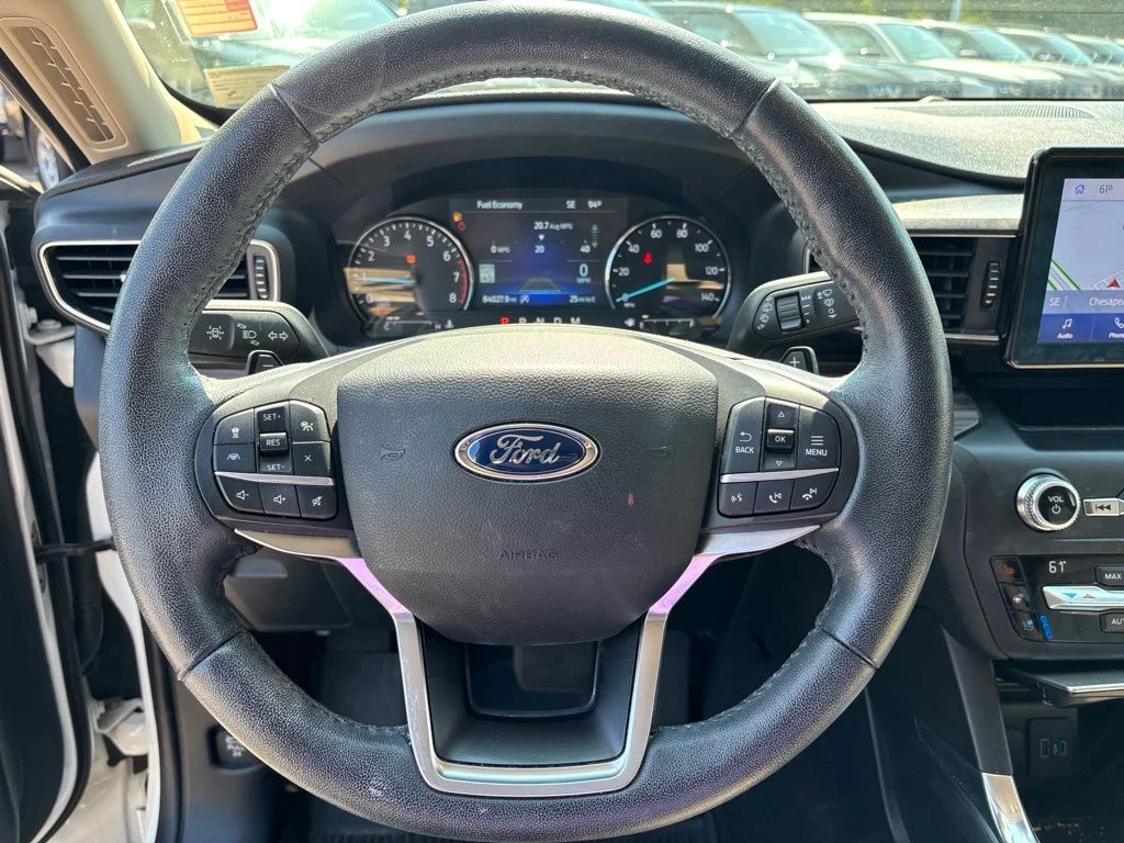 Used 2020 White Ford Limited image 9