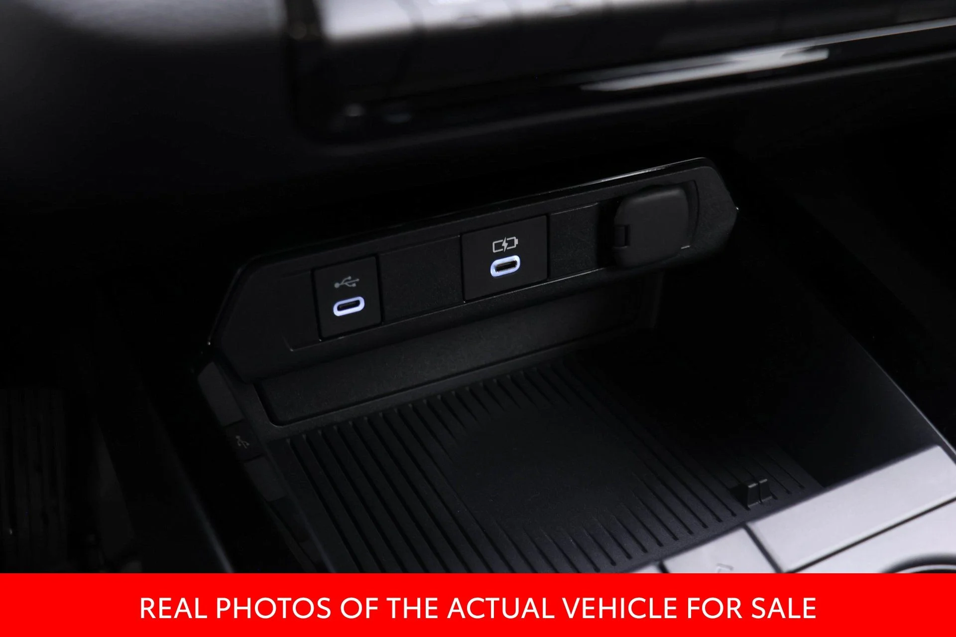 2026 Toyota Prius Plug-in Hybrid SE - Photo 6