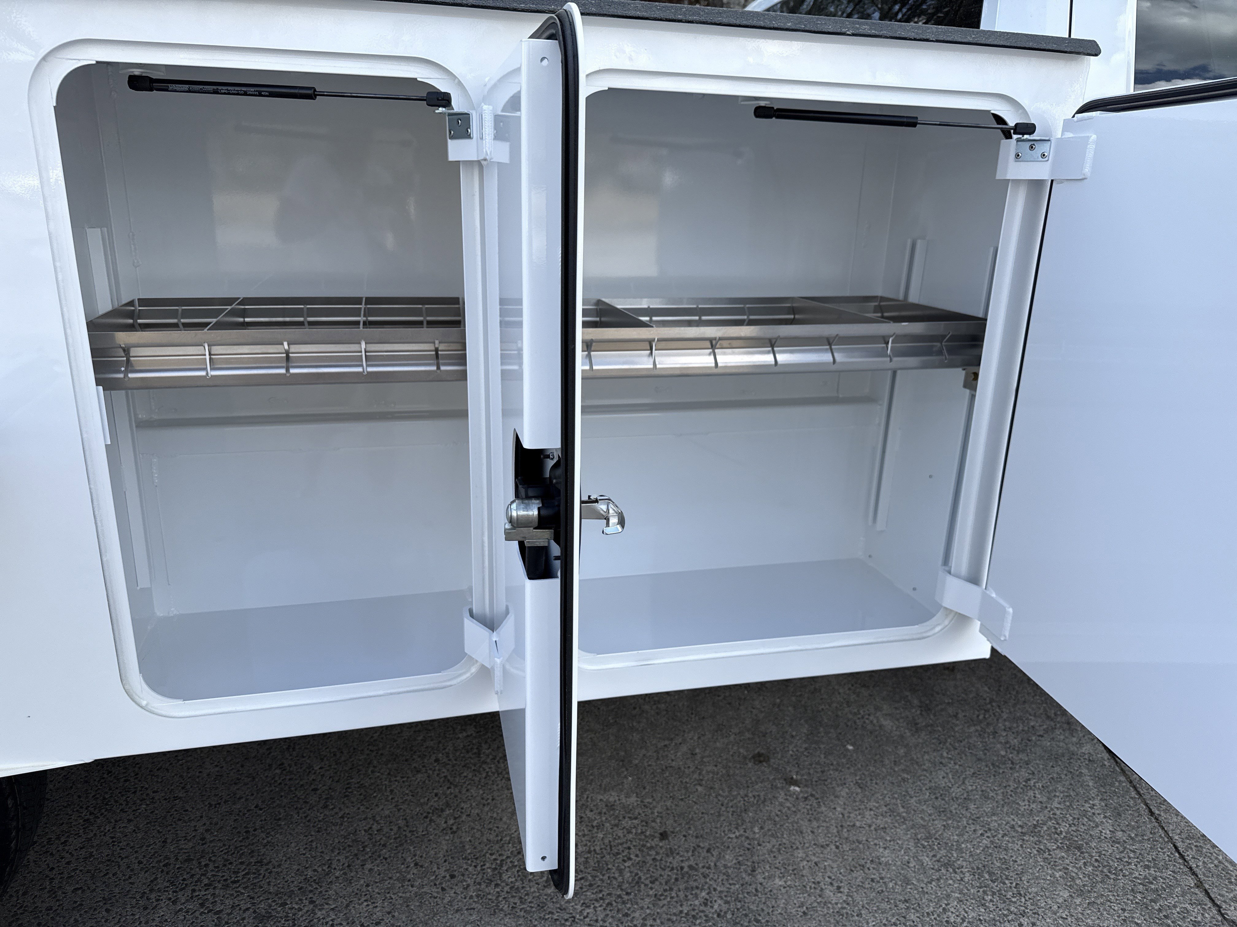 New 2026 Bright White Clearcoat RAM Tradesman image 21