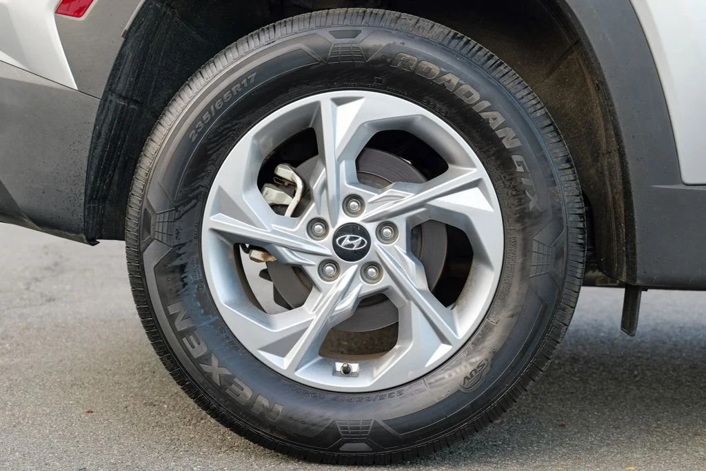 Used 2023 Shimmering Silver Hyundai SEL image 13