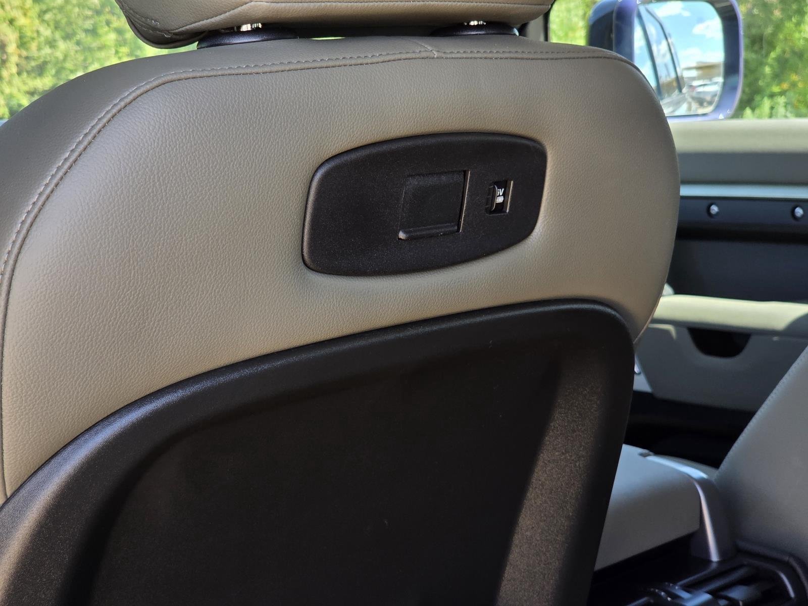 Used 2020 Pangea Green Metallic Land Rover SE image 40