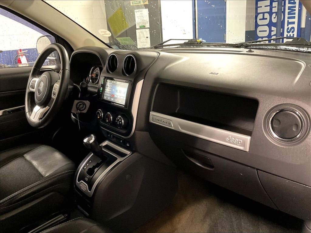 Used 2017 White Jeep Latitude image 13
