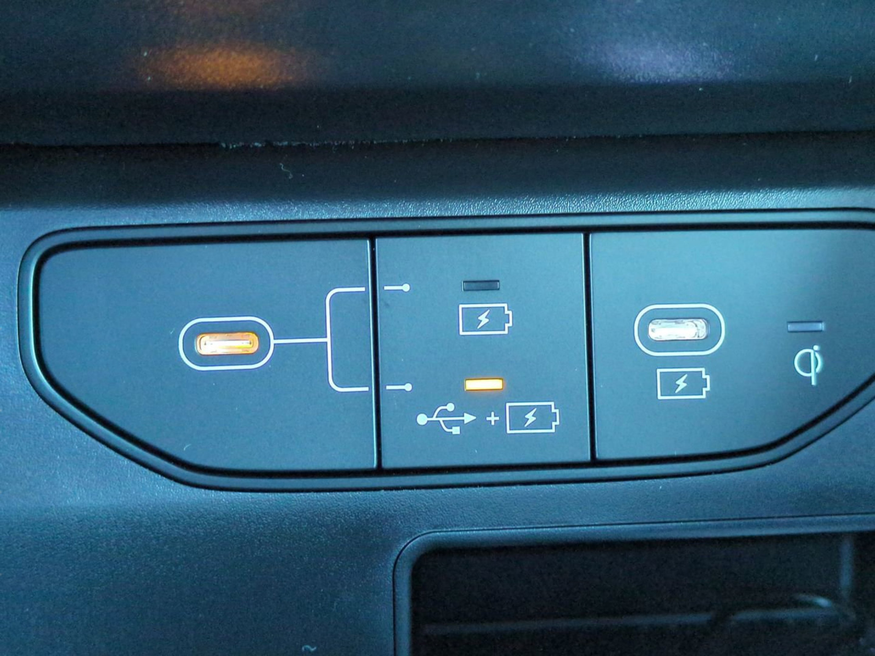 New 2026 Volcanic Sand Kia X-Line SX Prestige image 24