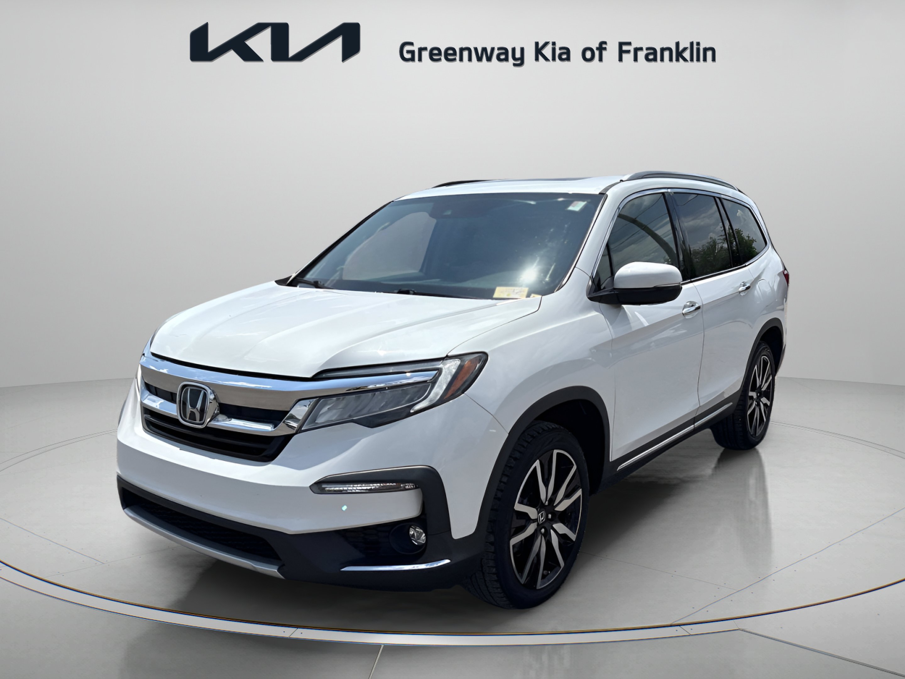 Used 2020 Platinum White Honda Touring image 3