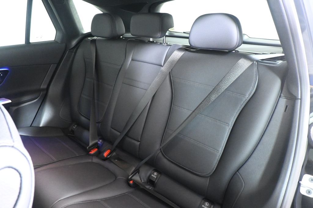Used 2026 Black Mercedes-Benz GLC 300 image 4