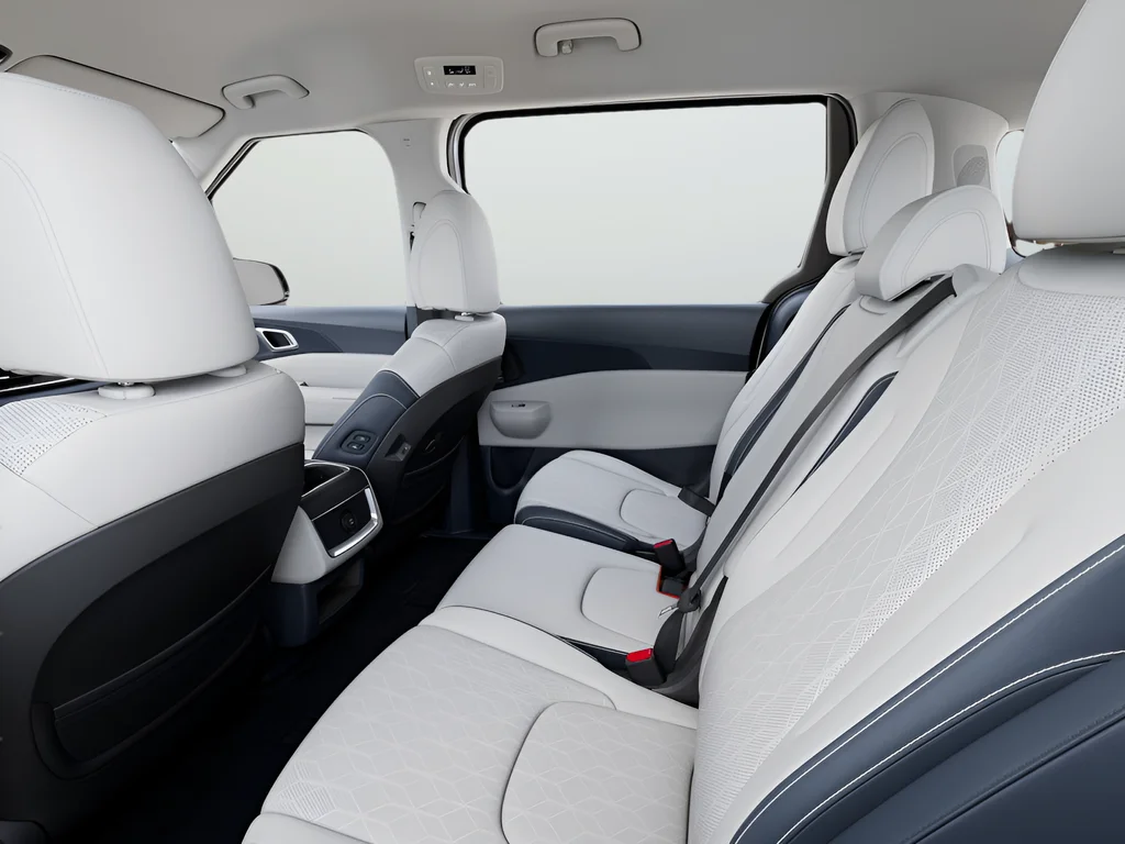 New 2026 Snow White Pearl Kia EX image 14