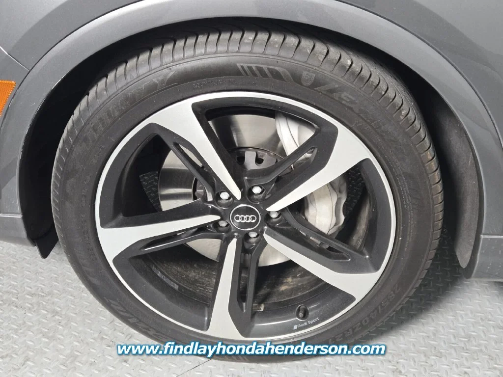 Used 2019 Gray Metallic Audi 55 SE Premium Plus image 9