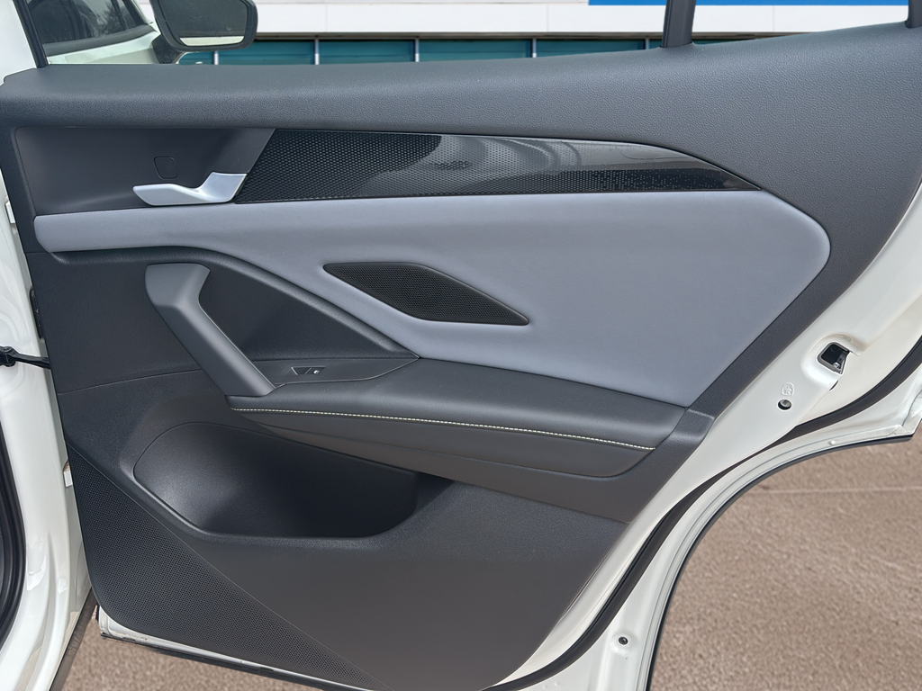 New 2026 White/off-white Volkswagen 2.0T SE image 12