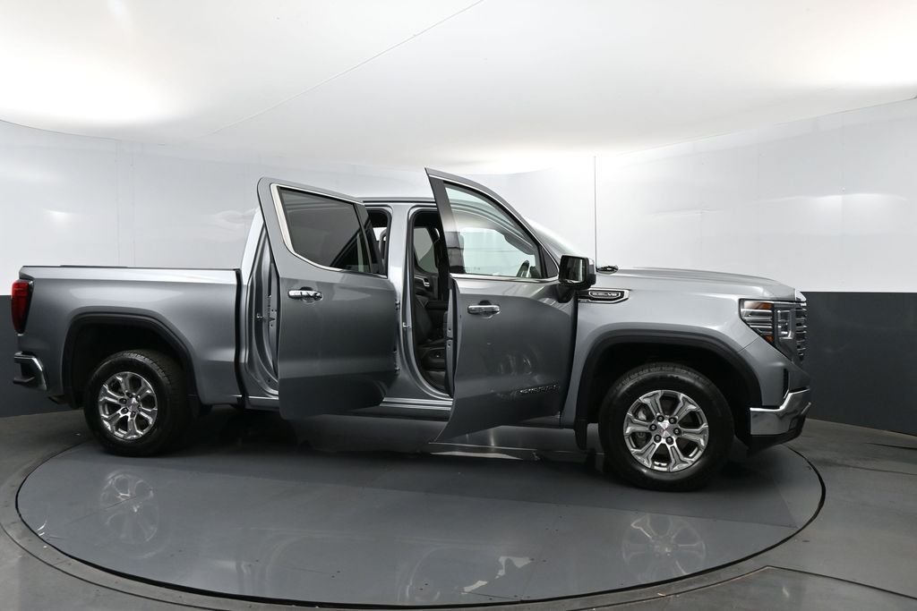 Used 2025 Silver GMC SLT image 27
