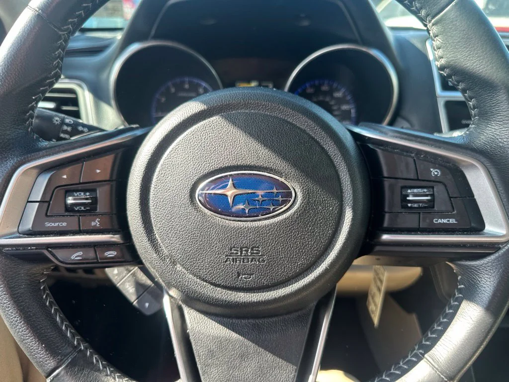 Used 2018 Crystal White Pearl Subaru 2.5i image 24