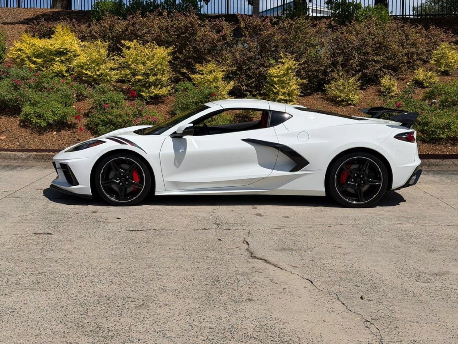 Used 2022 Arctic White Chevrolet Z51 2LT image 7