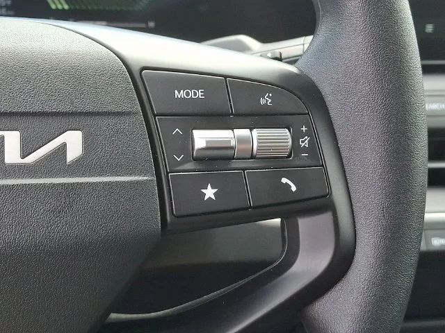 Certified Used 2025 Gray Kia LXS image 22