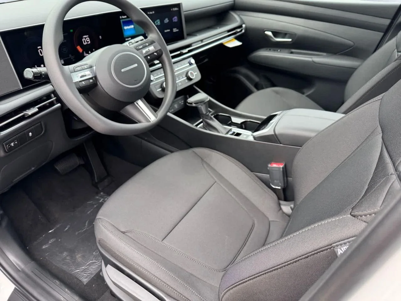 New 2026 White Hyundai SE AWD image 7