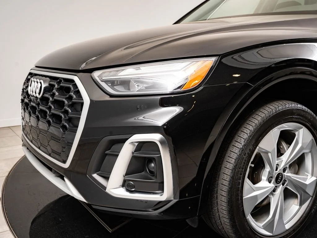 Used 2023 Black Metallic Audi 45 S line Premium image 3