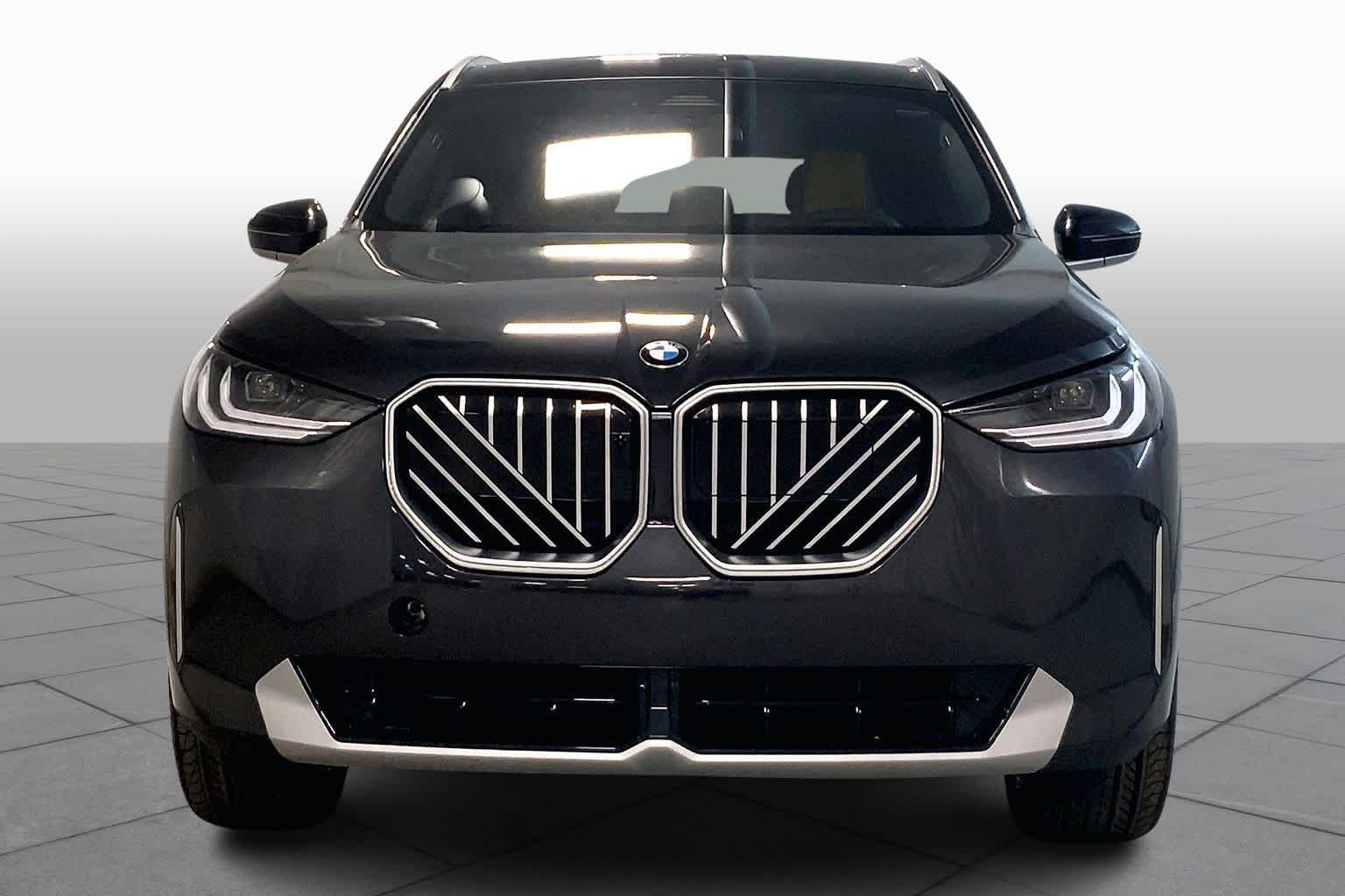 New 2026 Dark Graphite Metallic BMW 30 xDrive image 3