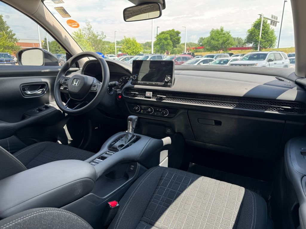 2025 Honda HR-V LX - Photo 9