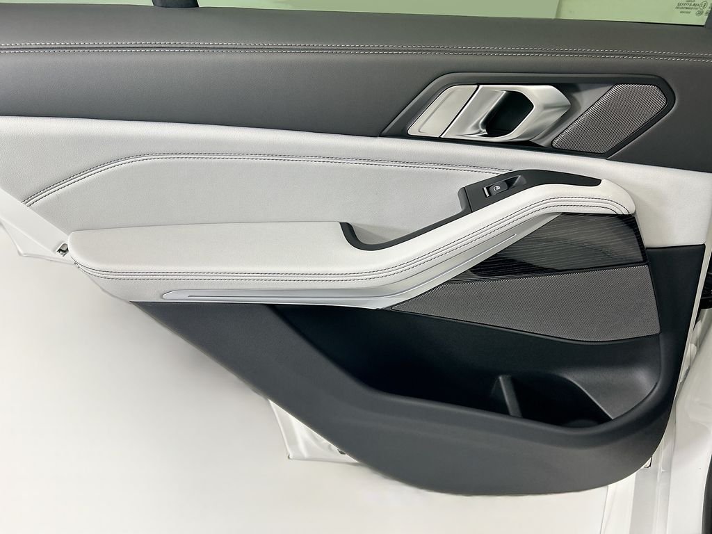 New 2026 Alpine White BMW xDrive50e image 25