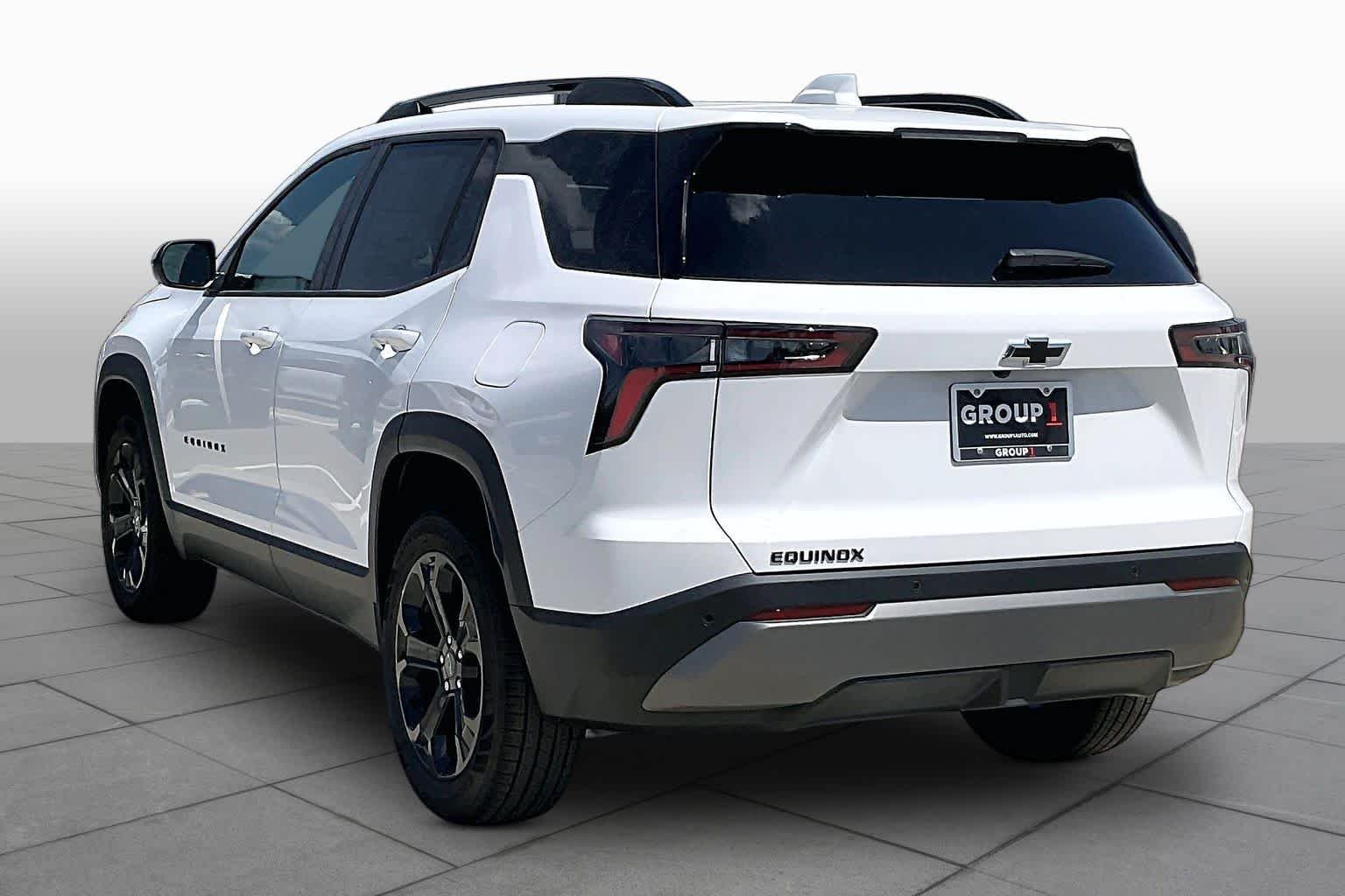 2027 Chevrolet Equinox LT - Photo 4