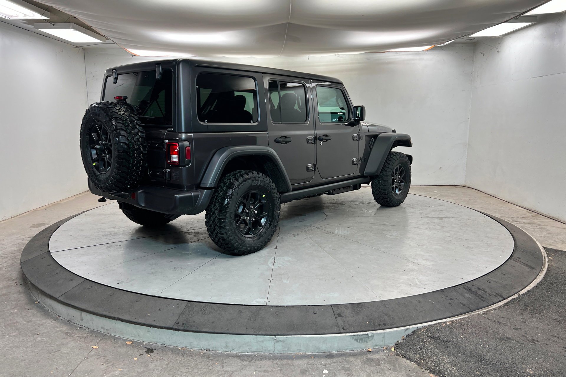 New 2026 Granite Crystal Metallic Clear-Coat Exterior Paint Jeep Willys image 6