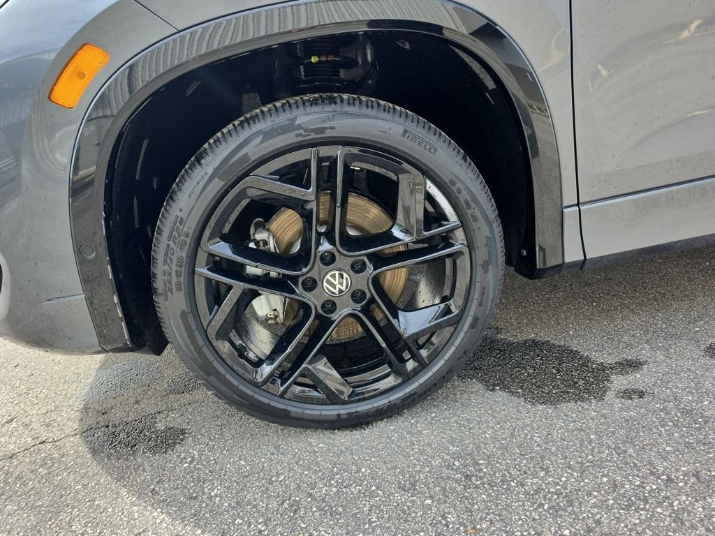New 2026 Gray Volkswagen 2.0T SE R-Line Black image 9