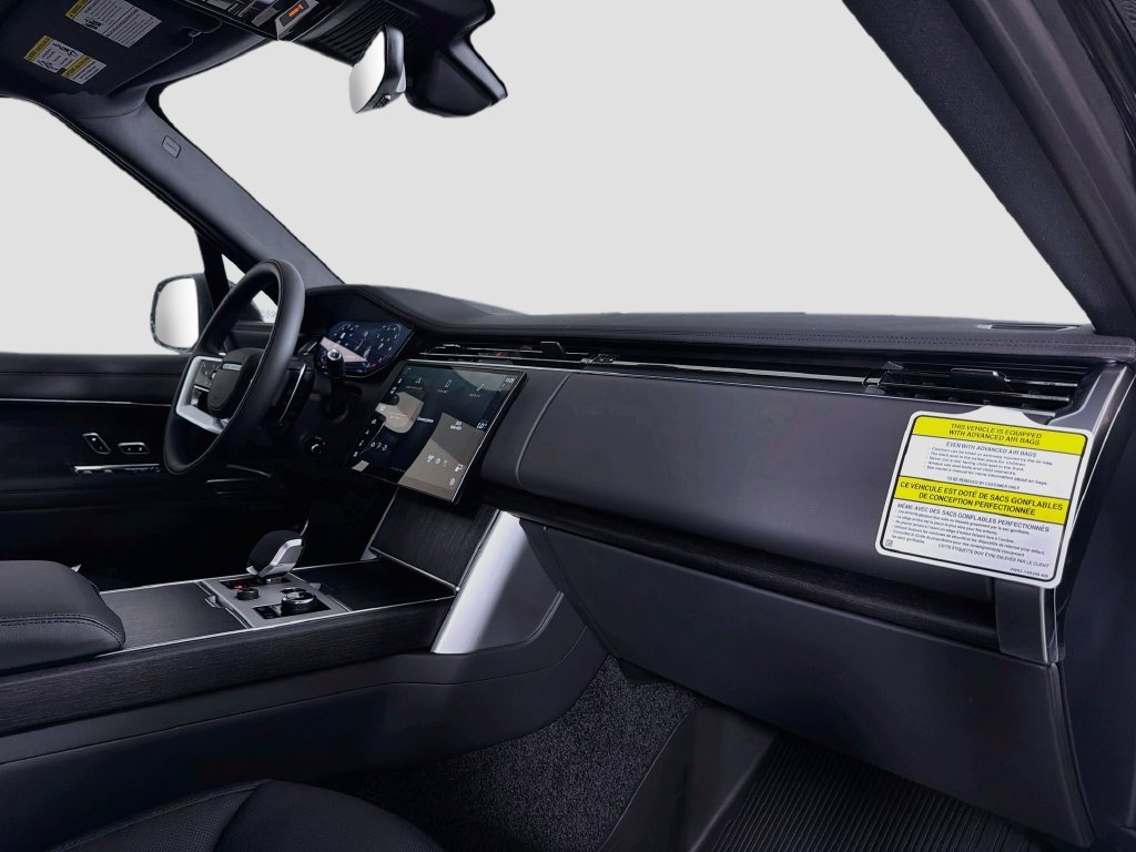 New 2027 Santorini Black Land Rover SE image 31