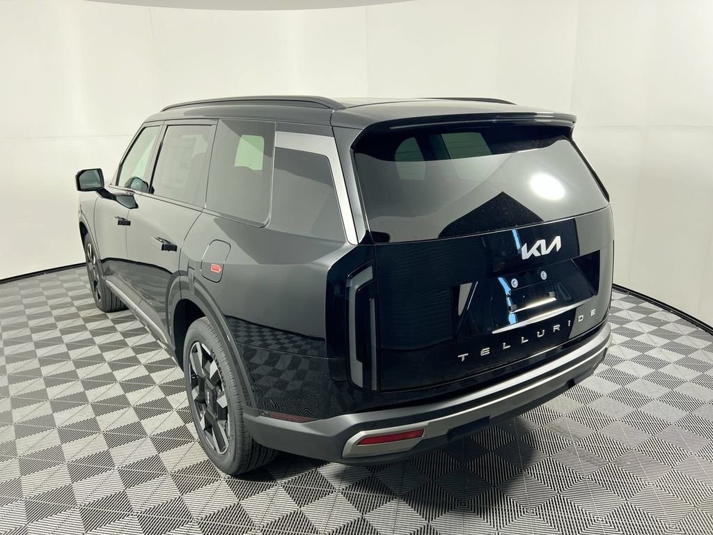 New 2027 Ebony Black Kia S image 5