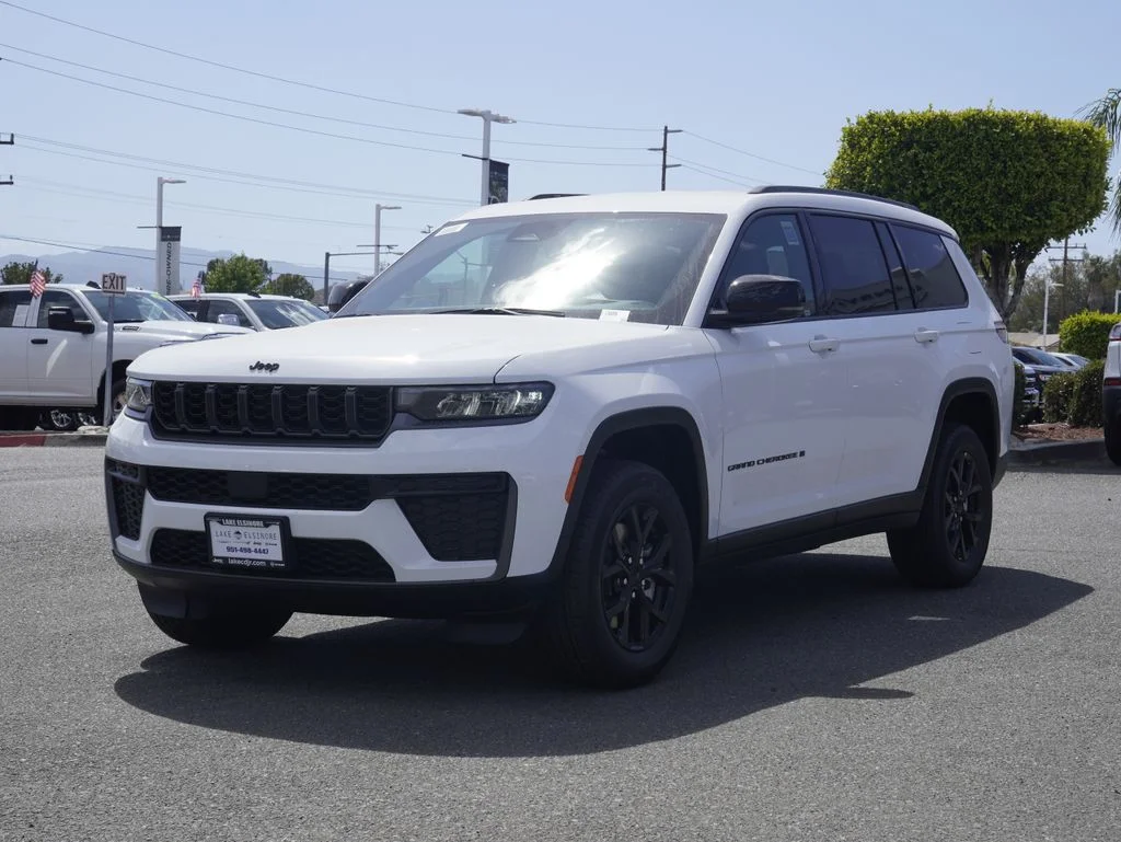 New 2026 Bright White Clearcoat Jeep Altitude image 7