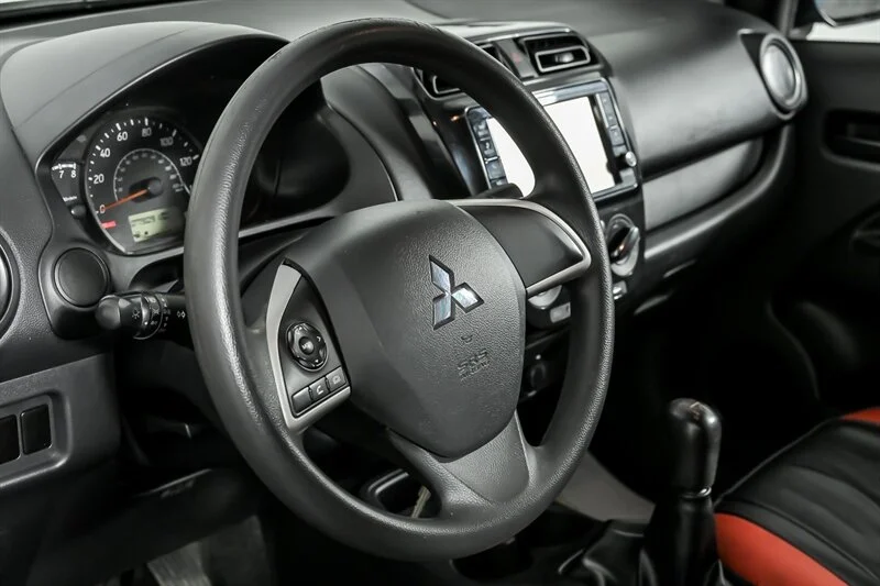 Used 2018 Sapphire Blue Mitsubishi ES image 18