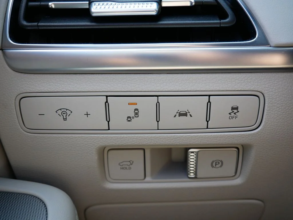 Certified Used 2022 White Hyundai Limited image 17