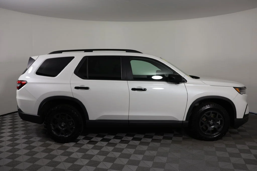 Used 2025 White Honda TrailSport image 9