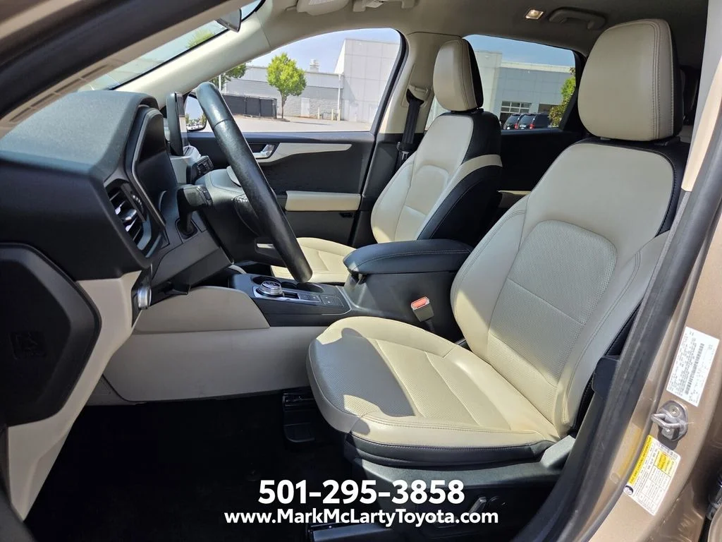 Used 2020 Gold Ford SEL image 9