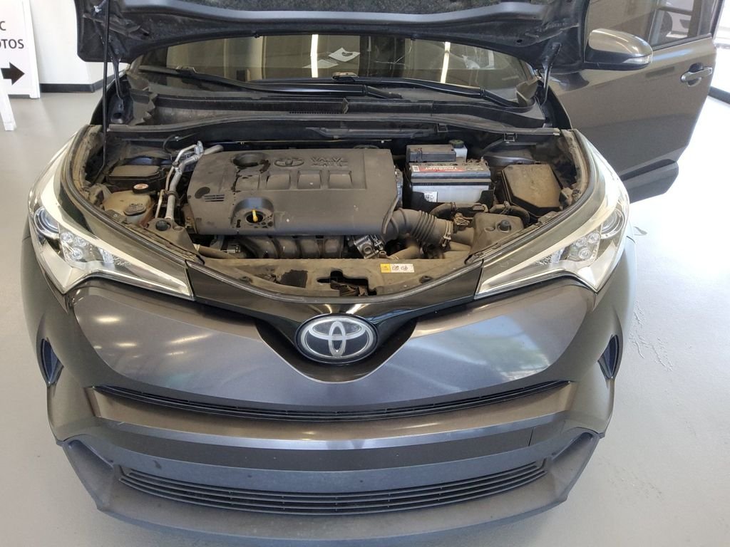 Used 2019 Gray Toyota XLE image 21