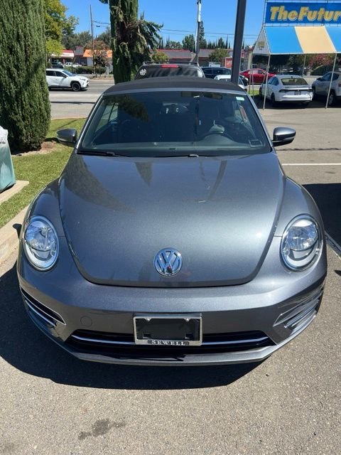 Used 2018 Gray Volkswagen 2.0T S image 3