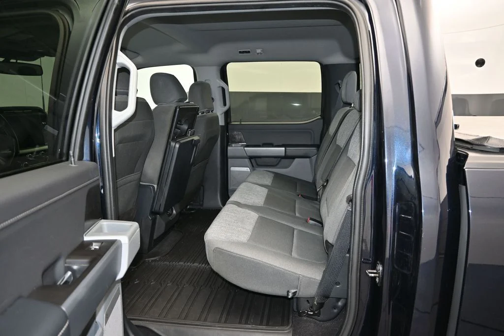 Certified Used 2022 Blue Metallic Ford XLT image 13