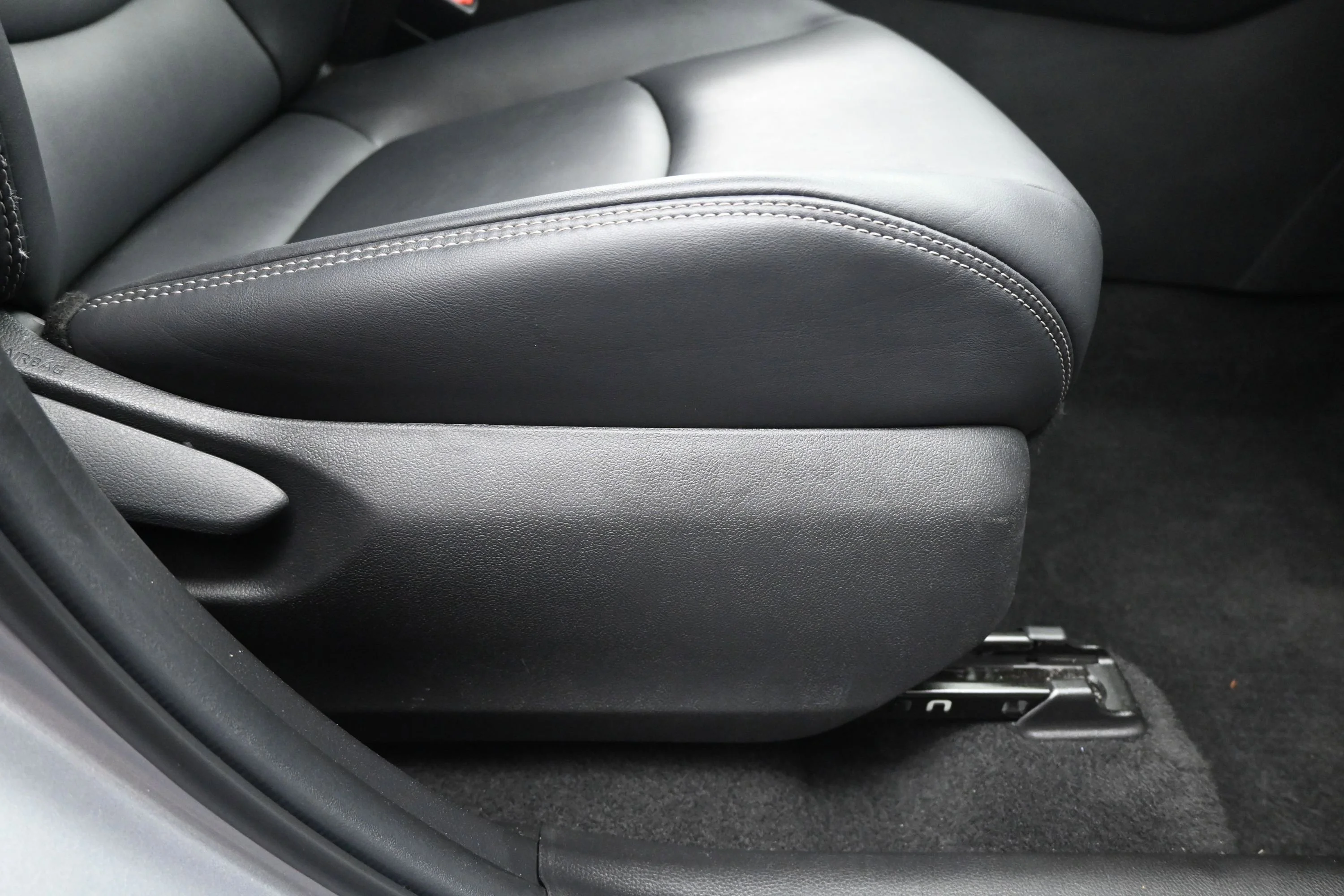 Used 2022 Silver Sky Metallic Toyota XLE Premium image 15