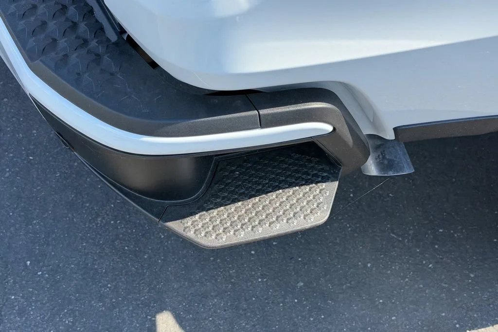 New 2026 Summit White GMC Elevation image 6