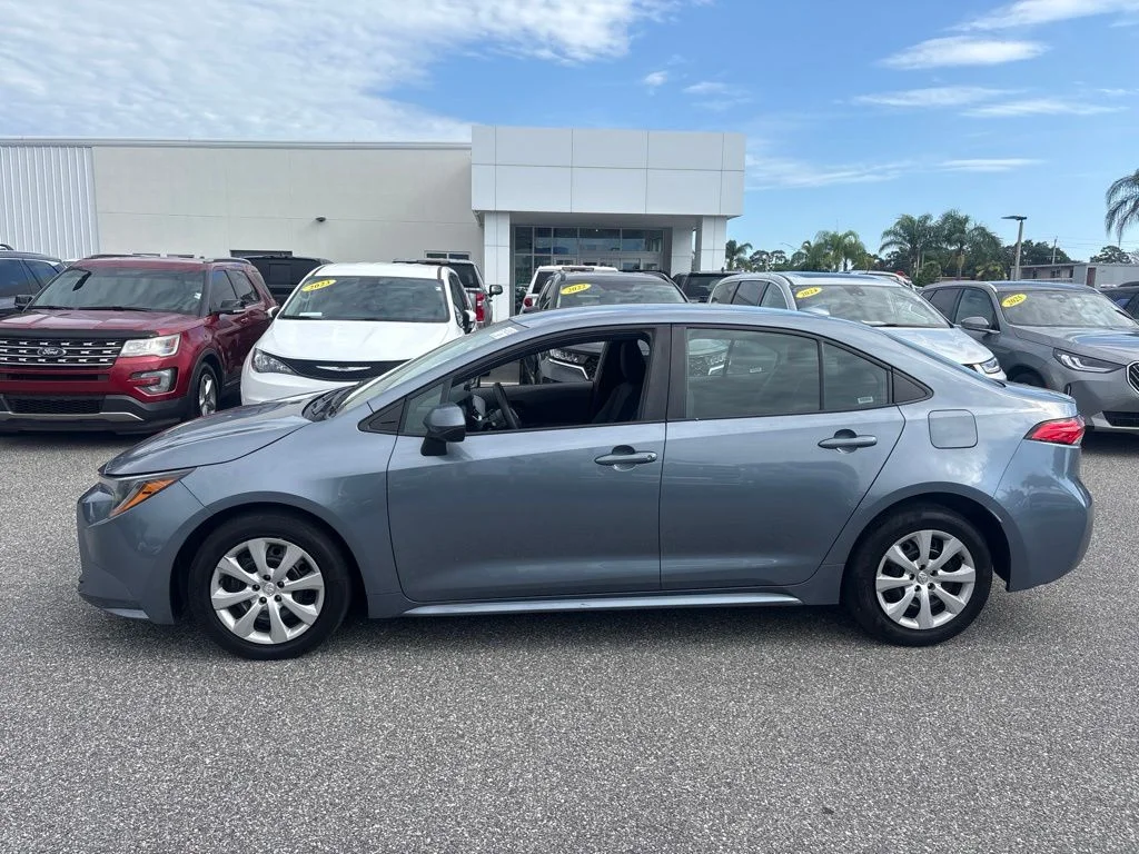Used 2024  Toyota LE image 2