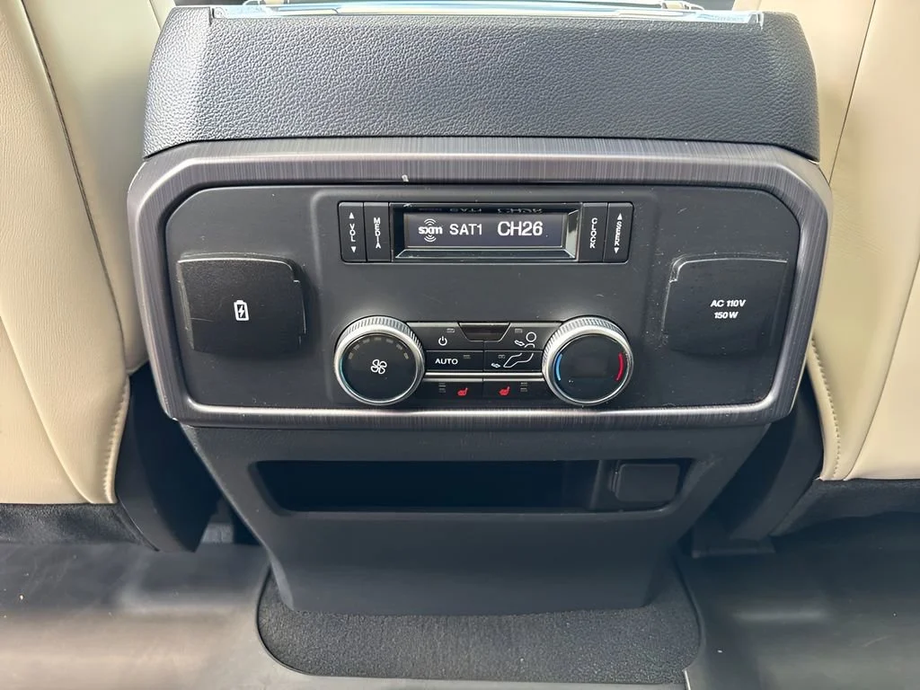 Used 2024  Ford Platinum image 15