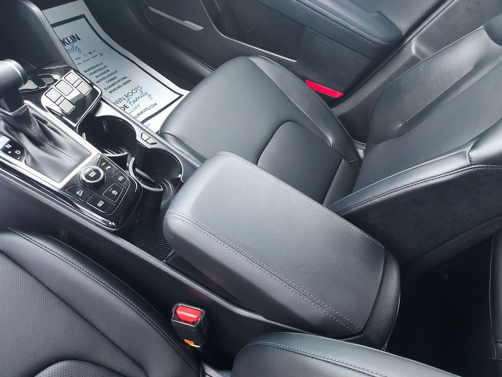 Used 2025 Black Kia EX image 27