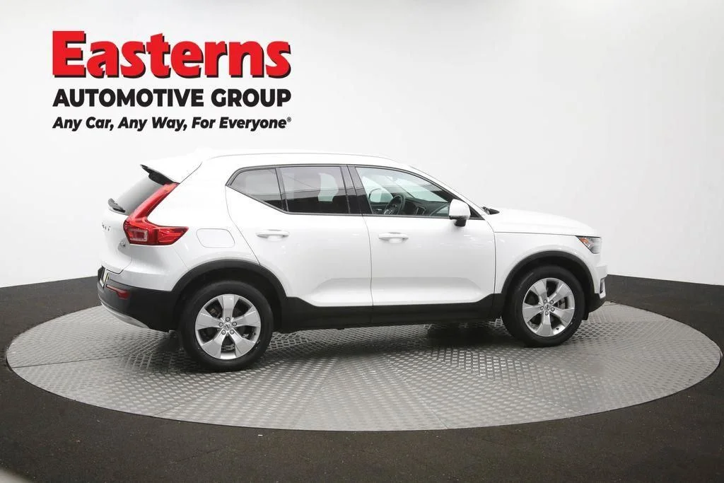 Used 2022 White Volvo Momentum image 44