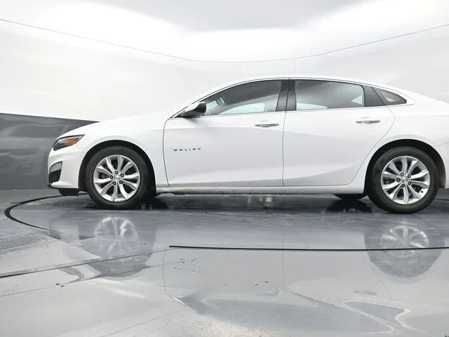 Used 2024 White Chevrolet LT image 34
