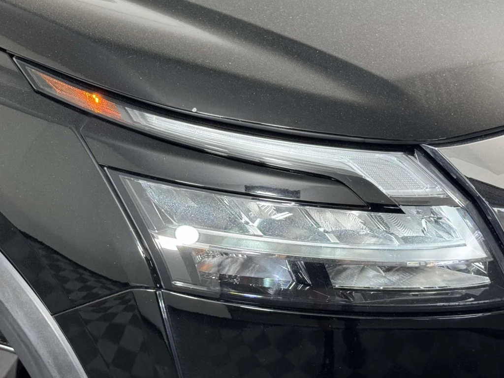 Used 2022 Black Nissan SV image 15