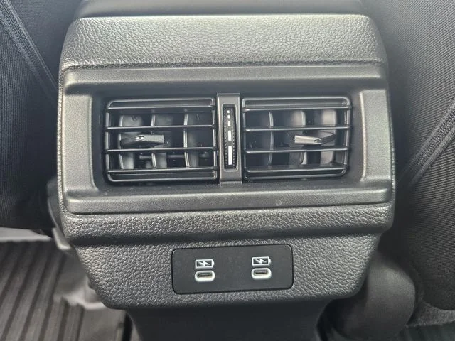 Used 2025  Honda SE image 16