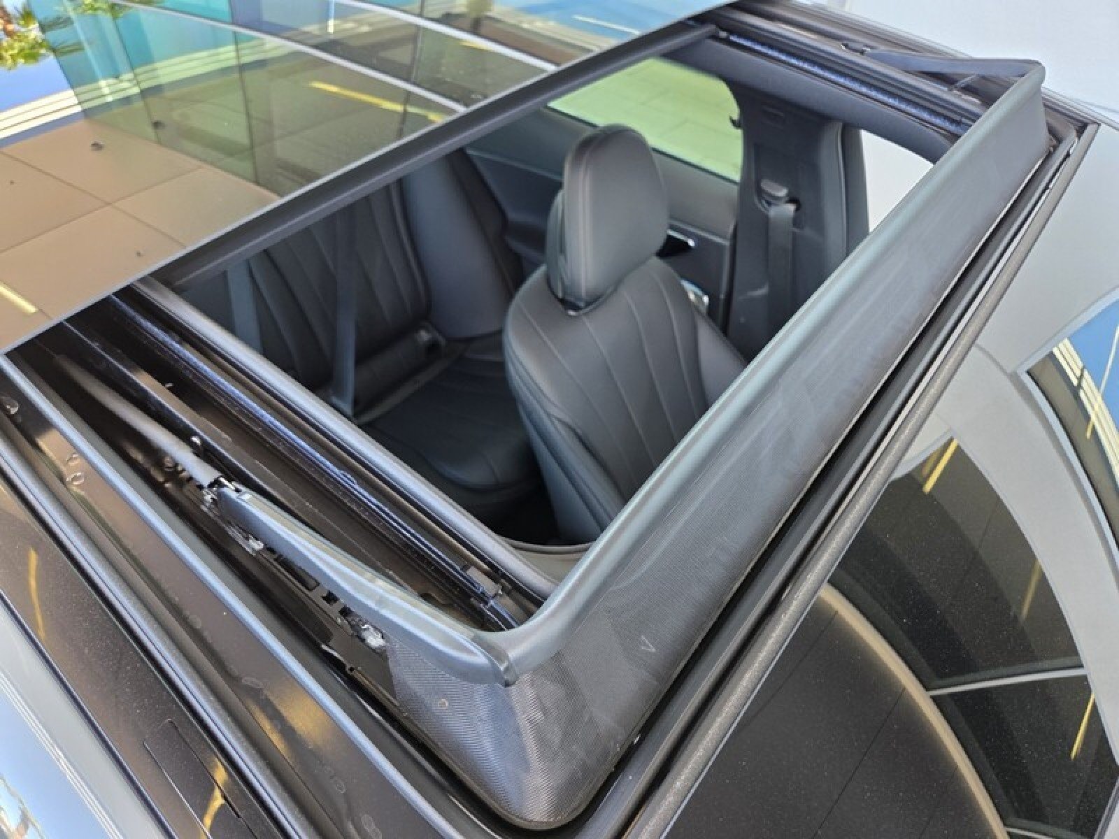New 2027 MANUFAKTUR Alpine Grey Mercedes-Benz E 450 4MATIC® Sedan image 19