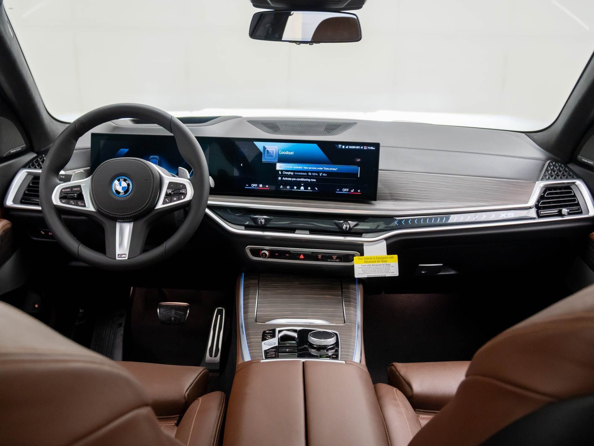 New 2026 Manhattan Green Metallic BMW xDrive50e image 10