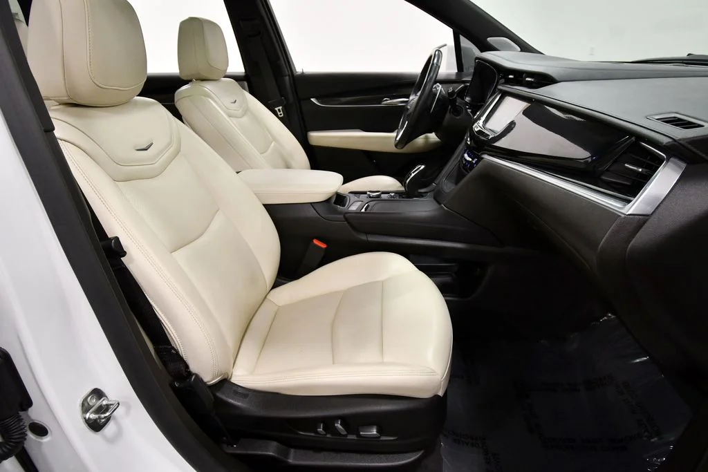 Used 2023 White Cadillac Sport image 19